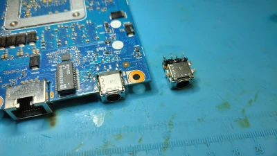 Wymiana gniazda zasilania w laptopie ASUS ROG STRIX.
Bardzo często te gniazda zaczynają przerywać ładowanie.
Konieczna jest wymiana.


 
 


Replacing the power port on an ASUS ROG STRIX laptop.
These ports often start to stop charging.
Replacement is necessary.